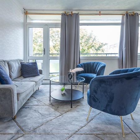 Entire 3 Bedroom Luxury Apartment In London With Private Balcony מראה חיצוני תמונה