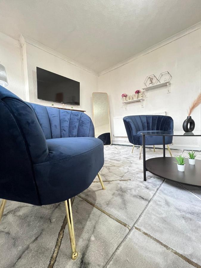 Entire 3 Bedroom Luxury Apartment In London With Private Balcony מראה חיצוני תמונה