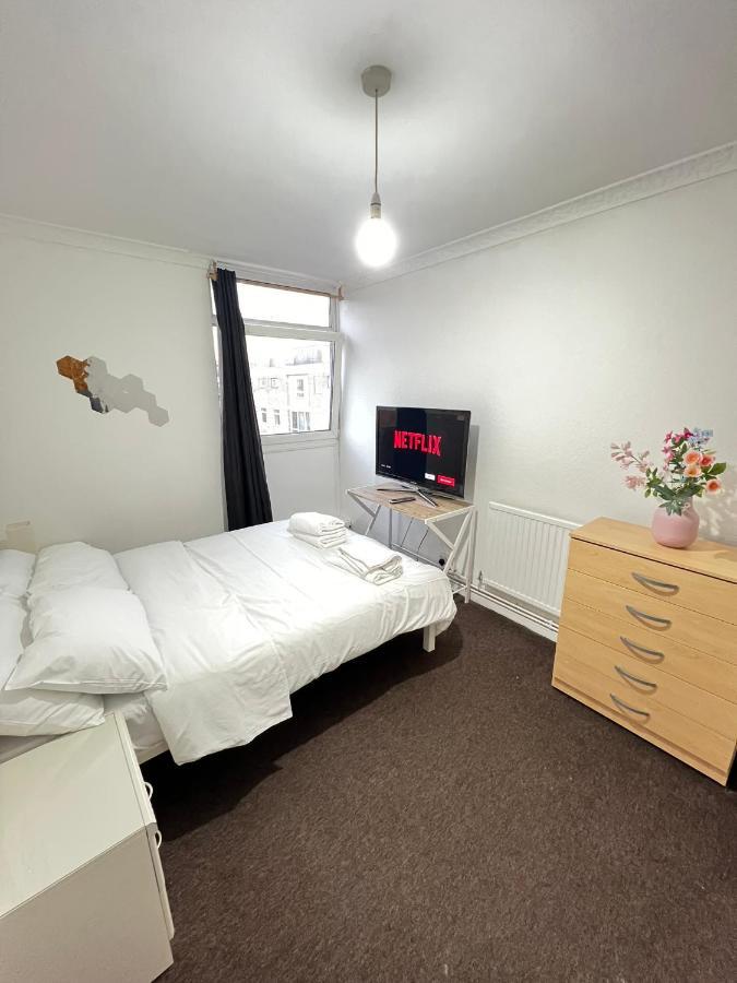 Entire 3 Bedroom Luxury Apartment In London With Private Balcony מראה חיצוני תמונה