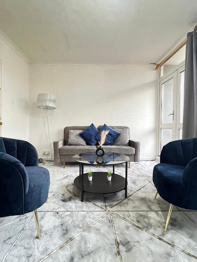 Entire 3 Bedroom Luxury Apartment In London With Private Balcony מראה חיצוני תמונה