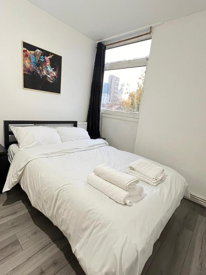 Entire 3 Bedroom Luxury Apartment In London With Private Balcony מראה חיצוני תמונה