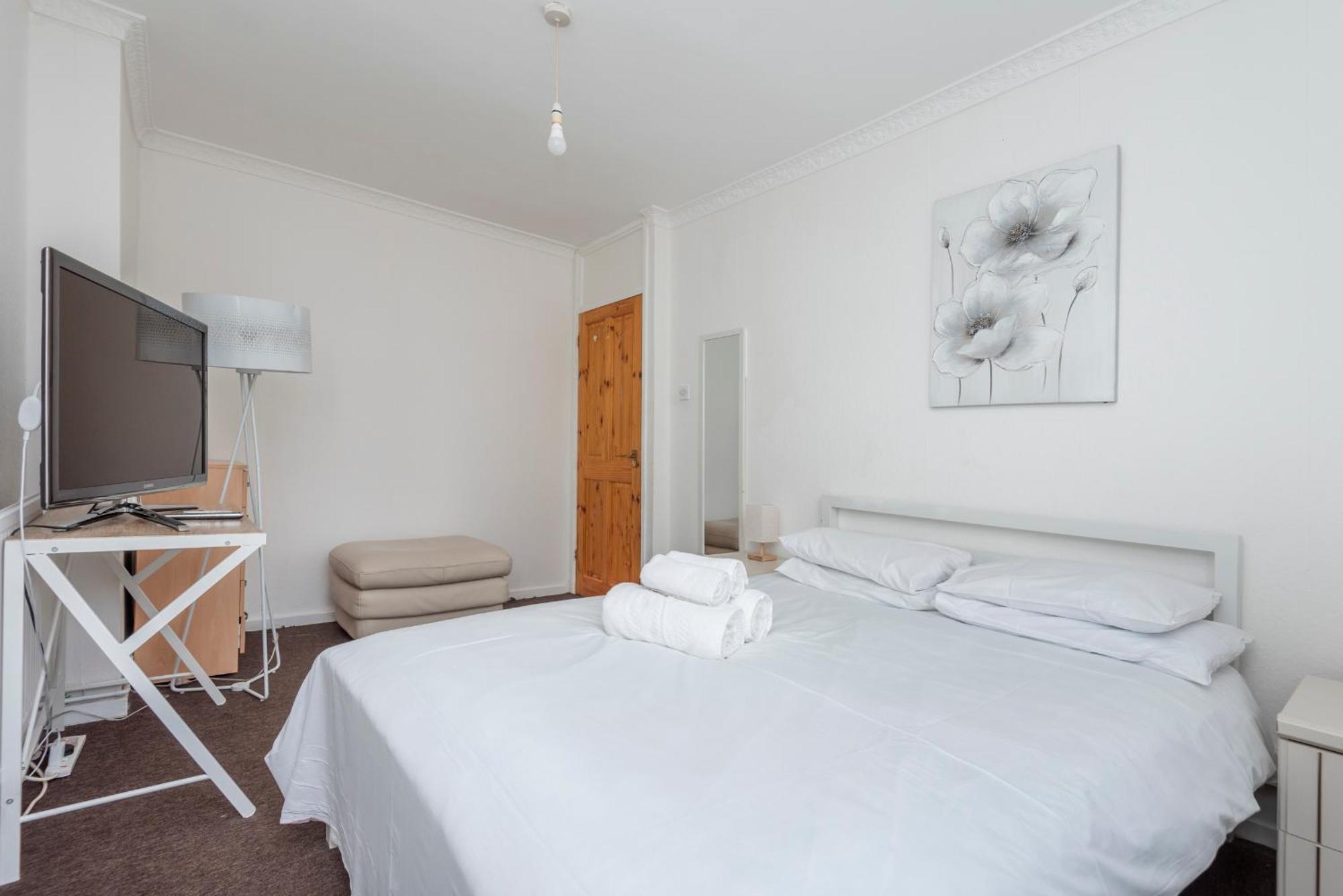Entire 3 Bedroom Luxury Apartment In London With Private Balcony מראה חיצוני תמונה