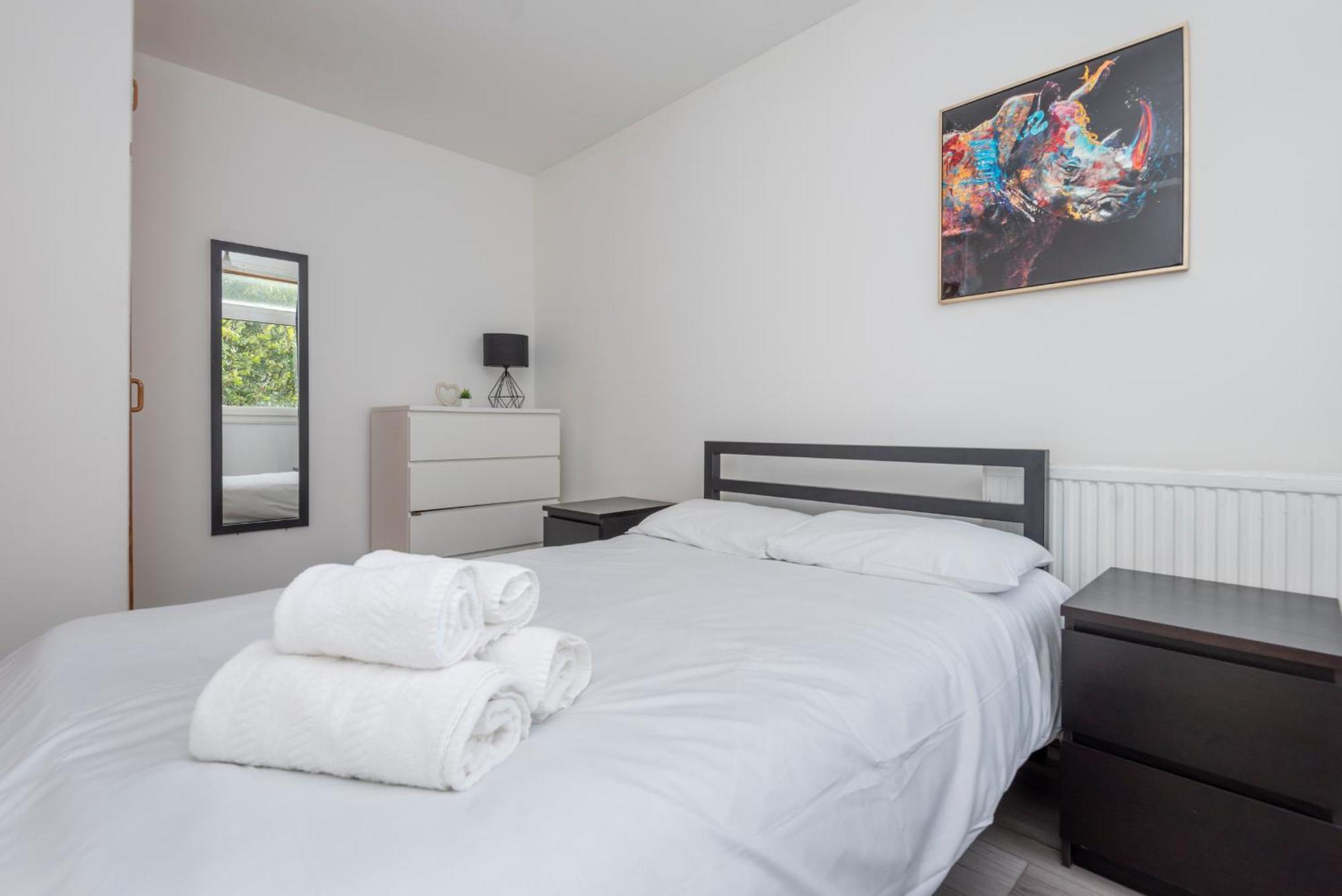 Entire 3 Bedroom Luxury Apartment In London With Private Balcony מראה חיצוני תמונה